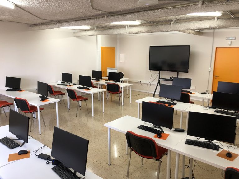 Aula equipada de Kaicen Formación