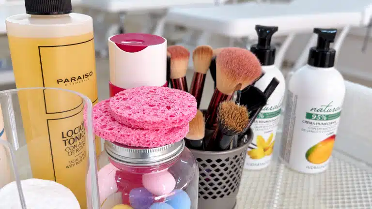 Servicios estéticos de higiene, depilación y maquillaje
